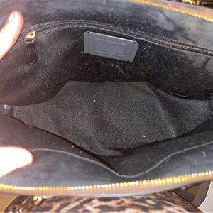 I’m ver good condition coach purse